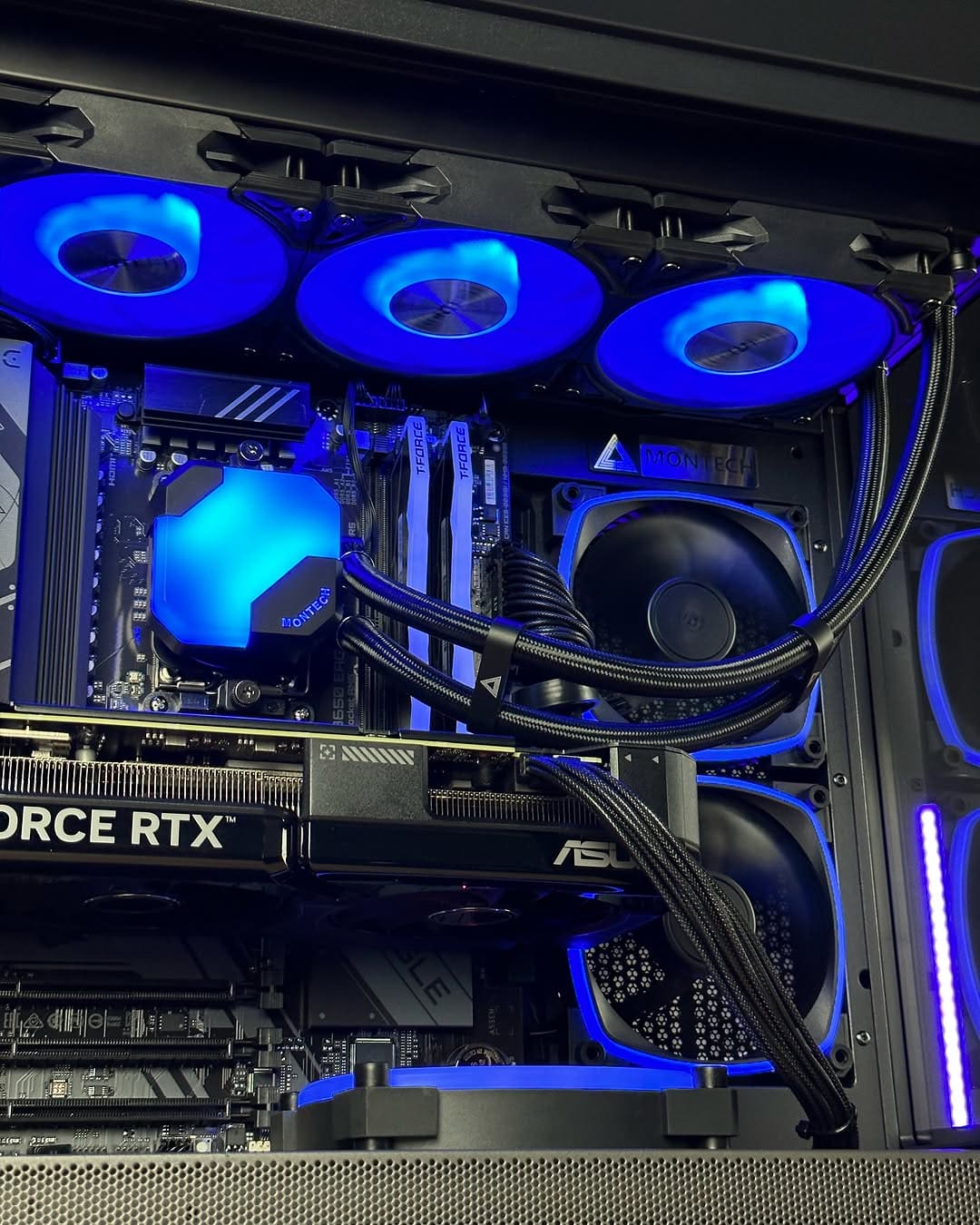 Ryzen 7 5700x 32GB DDR4 3200MHZ RTX 5070